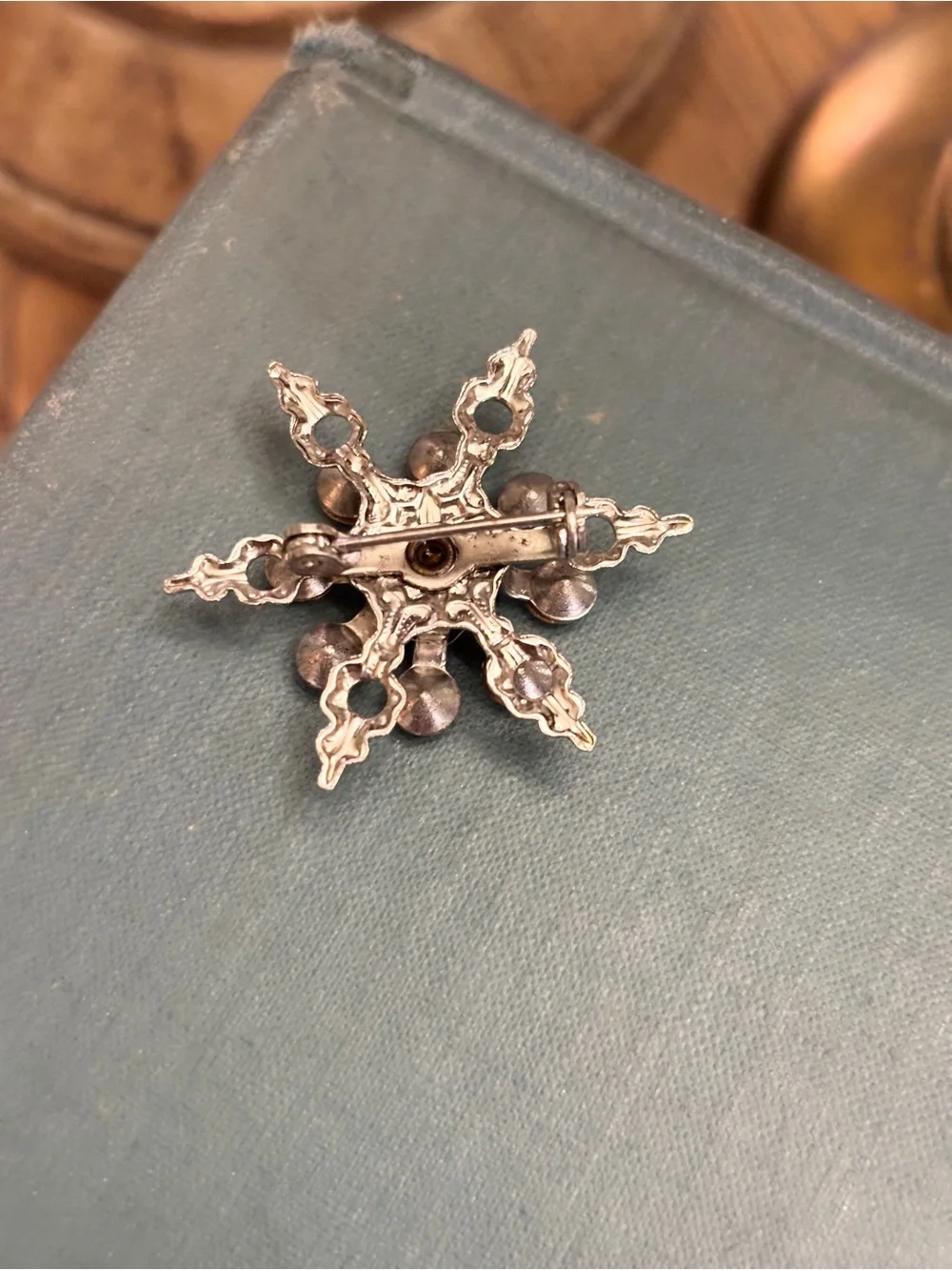 Vintage Snowflake Rhinestone Brooch - 1950’s - Picture 3 of 3